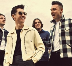 Σάρωσαν στα NME Awards οι Arctic Monkeys 