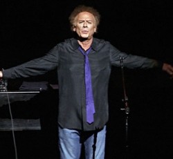 Επιστροφή στη μουσική μετά από τέσσερα χρόνια για τον Art Garfunkel 