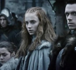 Arya, Sansa και Robb Stark ξεσαλώνουν στο Glastonbury Festival 