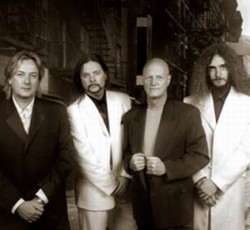 Αλλαγή drummer για τους Asia 