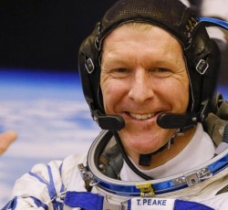 Αστροναύτες τιμούν τον  David Bowie 