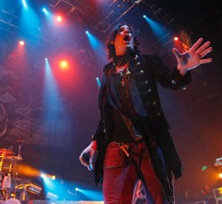 Η αντίδραση του Austin Winkler μετά την φυγή του από τους Hinder 