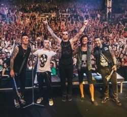 DVD και στο βάθος νέος δίσκος για τους Avenged Sevenfold 