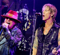 Duff McKagan στους Guns N' Roses και επισήμως 