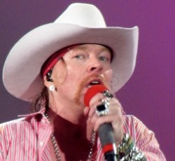 O Αxl Rose ψηφίστηκε ως o καλύτερος τραγουδιστής όλων των εποχών 