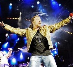 Ο Axl Rose μιλάει για τις καθυστερήσεις στις συναυλίες των Guns N' Roses 