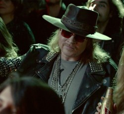 Axl Rose, Samuel Eto'o, Gary Cahill και Hulk σε διαφήμιση υπό τους ήχους των Guns N' Roses 
