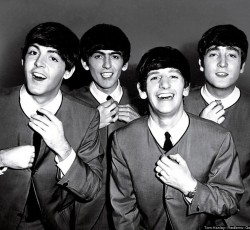 Διαθέσιμη στις ιστοσελίδες streaming και η μουσική των Beatles 