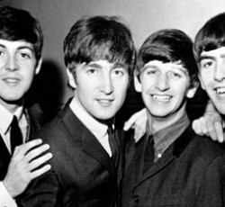 Δημοπρατούνται τα ακουστικά του John Lennon 