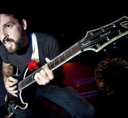 «Η βίαιη και επιθετική μουσική βοηθάει στην κατάθλιψη» 