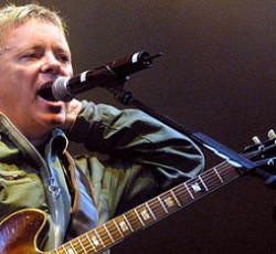 Επανένωση των New Order για δύο συναυλίες, χωρίς τον Peter Hook 