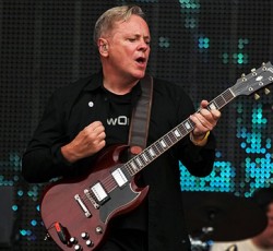 Αυτοβιογραφία από τον Bernard Sumner (New Order, Joy Division) 