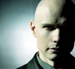 Επιχείρηση «βαρέων βαρών» ετοιμάζει ο Billy Corgan 