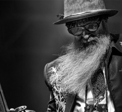 Ο Billy Gibbons των ZZ Top επιστρέφει στο studio με την παλιά του μπάντα, The Moving Sidewalks 
