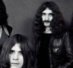 Λύθηκε τo «μυστήριο» με τις φωτογραφίες των Black Sabbath