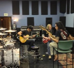 Δείγμα από την νέα δουλειά των Black Star Riders (πρώην Thin Lizzy) 