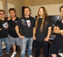 Up The Hammers 2016: Οι headliners και τα πρώτα ονόματα του Warm Up Show 