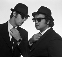Στην επιφάνεια ανέκδοτες φωτογραφίες των Blues Brothers 