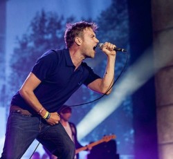 Ο Damon Albarn τα «χώνει» στην selfie γενιά της pop 