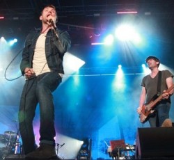 Όλη η ιστορία για το πώς οι Blur μπήκαν ξανά στο στούντιο μετά από 12 χρόνια 