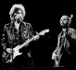 Πέθανε ο Tim Drummond, μπασίστας των Neil Young και Bob Dylan 