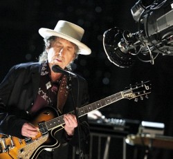 Ο Bob Dylan απαιτεί ένοπλους φρουρούς στις ευρωπαϊκές συναυλίες του 