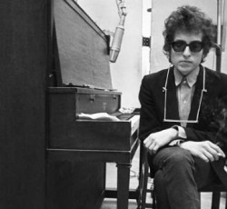 Oλοι οι στίχοι του Dylan σε τόμο 6 κιλών με 960 σελίδες 