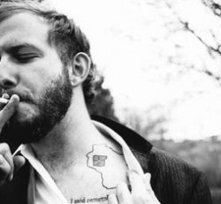 Ακούστε τον Justin Vernon (Bon Iver) σε παραδοσιακό ιρλανδικό κομμάτι με τους The Chieftains 