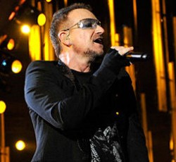 Επεισόδιο κατά τη διάρκεια της εμφάνισης των U2 στο Glastonbury Festival 