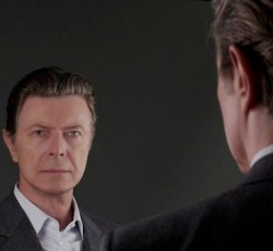 Τρία εξώφυλλα για το best of του David Bowie 