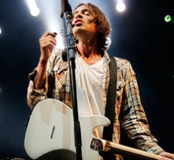 Solo δουλειά για τον frontman των Incubus 