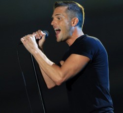 Για προσωπικό album ετοιμάζεται ο Brandon Flowers 