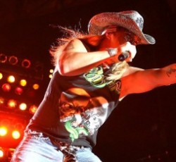 Bret Michaels: «H κόντρα των Poison με τους Guns N' Roses ήταν κατασκευασμένη από τα media» 