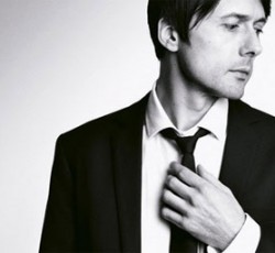 Ο Brett Anderson των Suede την Πέμπτη στο Polis Theater 