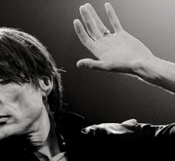 Brett Anderson: «Πρέπει να ζητήσω συγγνώμη από τα υπόλοιπα μέλη των Suede» 