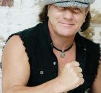 Brian Johnson: Τα πιο απλά riff του κόσμου είναι αυτά που γράφονται δυσκολότερα 
