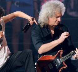 Δείτε την κοινή εμφάνιση του Brian May και της Lady Gaga 