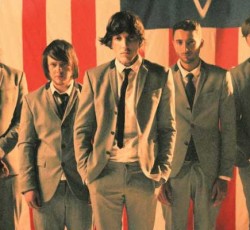 Με «άρωμα» Σαντορίνης οι νέοι Bring Me The Horizon 