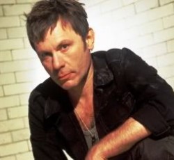 «Κόβεται» η ραδιοφωνική εκπομπή του Bruce Dickinson 