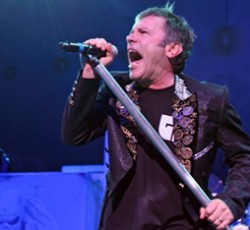 Οι Iron Maiden κάνουν sold-out σε χρόνο ρεκόρ το χωρητικότητας 50.000 θεατών νέο γήπεδο της Στοκχόλμης 