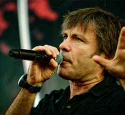 Ομιλία του Bruce Dickinson σε συνέδριο στην Βραζιλία για τη μουσική (κι όχι μόνο) βιομηχανία 