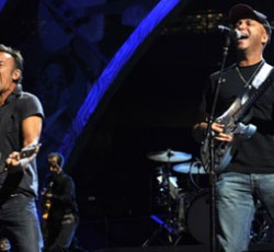 Ο Tom Morello στην μπάντα του Bruce Springsteen στην Αυστραλία