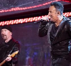 Οι U2 βρήκαν τους... αντικαταστάτες του Bono