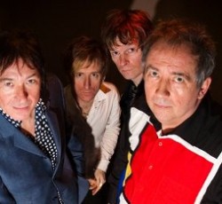 Και οι Buzzcocks στην Αθήνα το Μάιο 