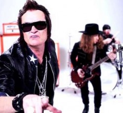 Το πρώτο δείγμα γραφής των California Breed (Hughes / Bonham / Watt) / Video clip για το "Sweet Tea" 