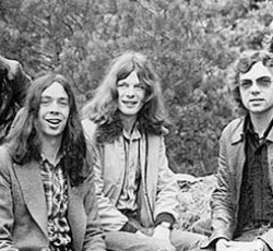 Νέα για τους Camel και την υγεία του Andrew Latimer