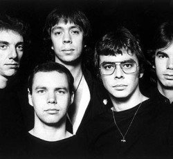 Οι Camel επιστρέφουν επί σκηνής 