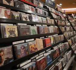 Ιστορικό χαμηλό για τις πωλήσεις album στις Η.Π.Α. 