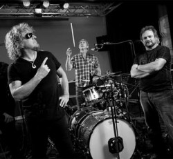 Οι Chickenfoot επιστρέφουν στην ενεργό δράση το 2014 (;) 