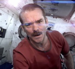 Γεγονός το πρώτο κυριολεκτικά διαστημικό άλμπουμ! 